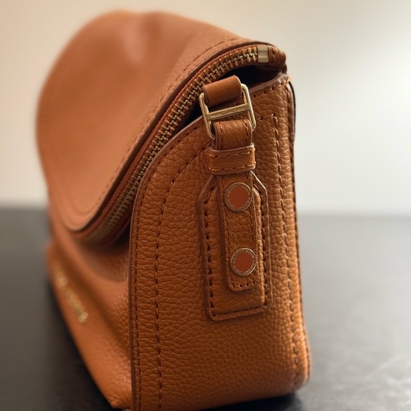 Marc Jacobs The Groove Crossbody Messenger Bag - Picture 3 of 15